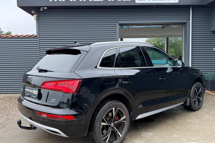 Sort Audi Q5 fra 2017