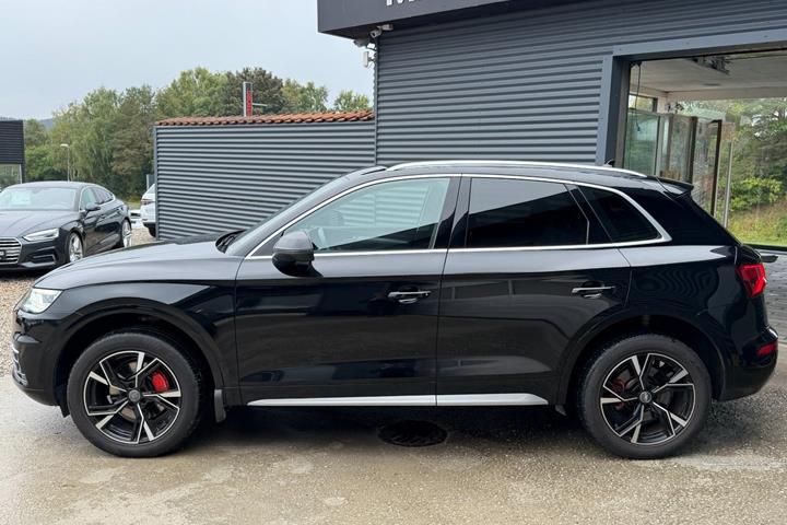 Sort Audi Q5 fra 2017