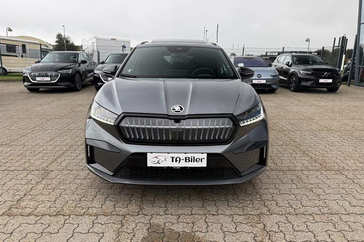Grå Skoda Enyaq fra 2023