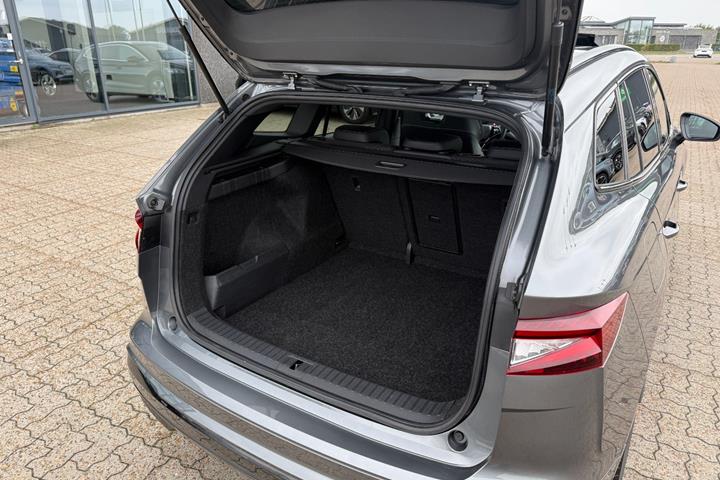 Grå Skoda Enyaq fra 2023