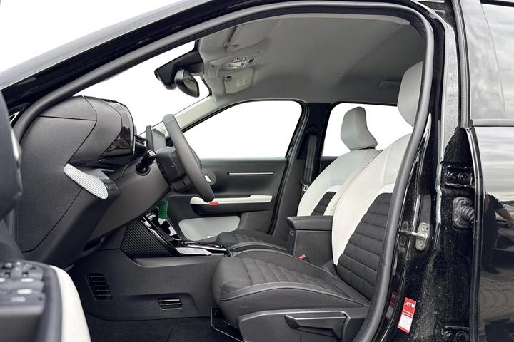 Sort Citroën e-C3 Aircross fra 2025