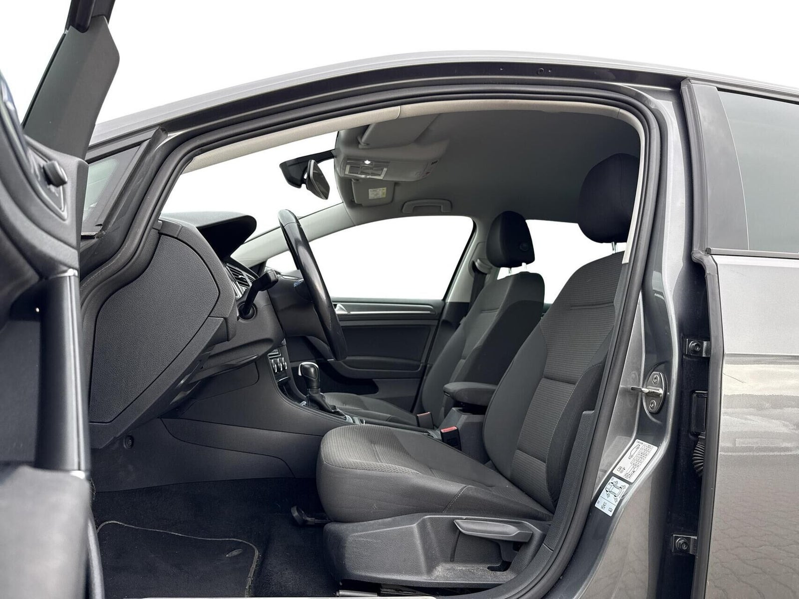Grå VW e-Golf VII fra 2020