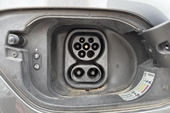 Grå VW e-Golf VII fra 2020