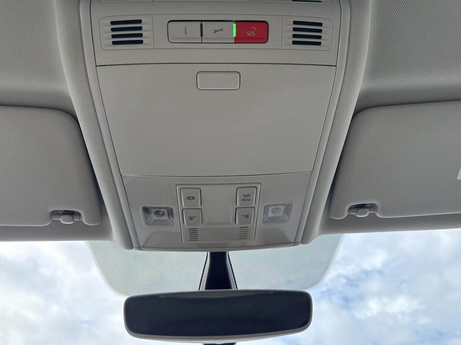 Grå VW e-Golf VII fra 2020