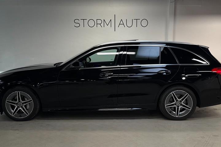 Sort Mercedes C300 e fra 2023