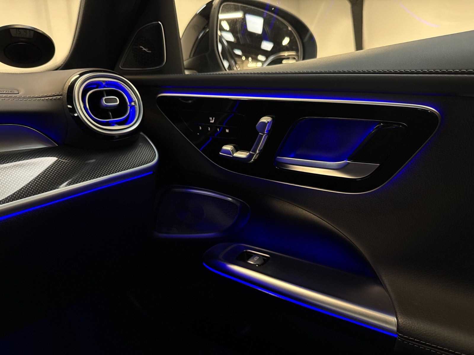 Sort Mercedes C300 e fra 2023
