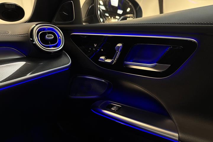 Sort Mercedes C300 e fra 2023