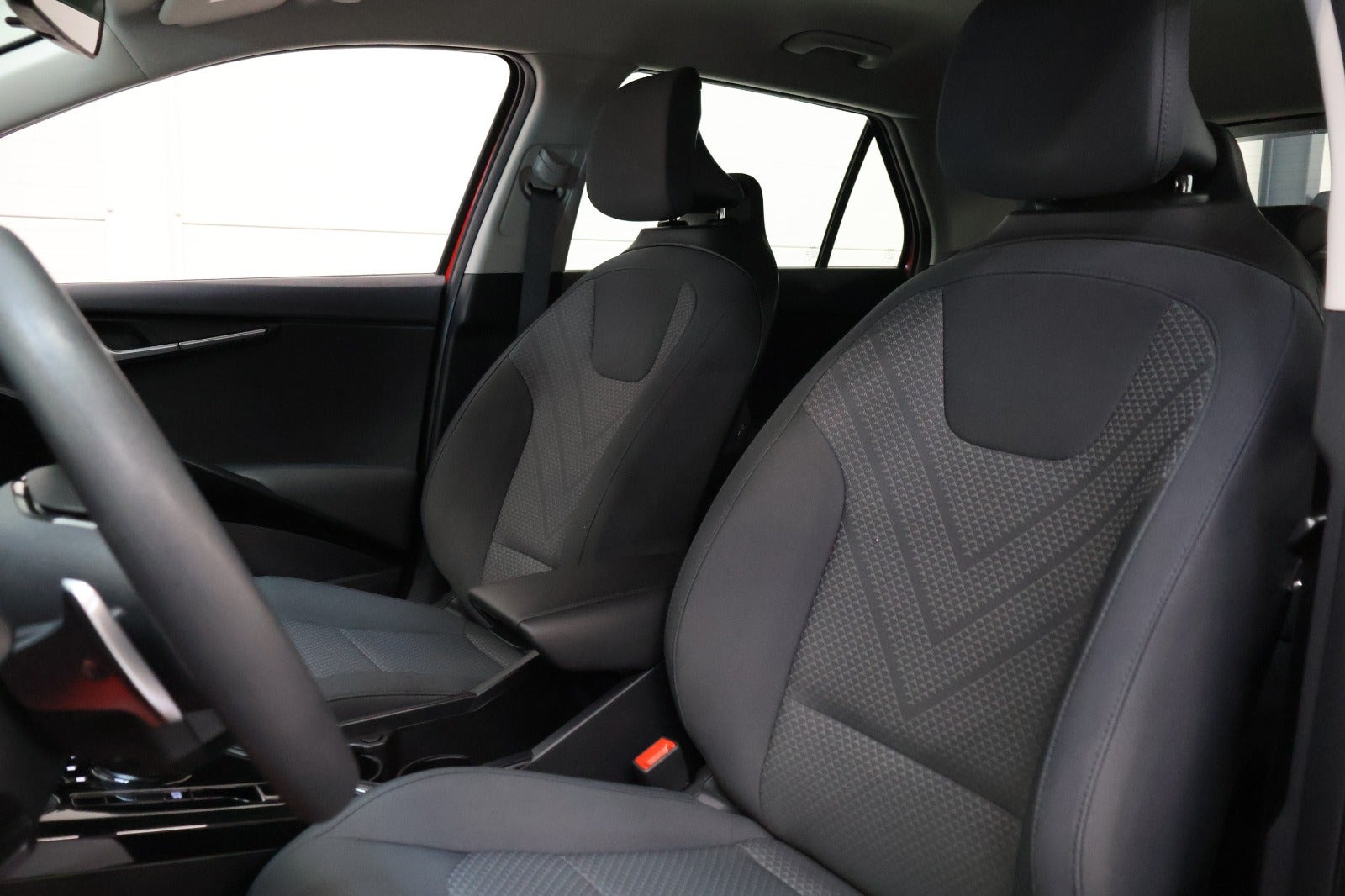 Rød Kia Niro fra 2025