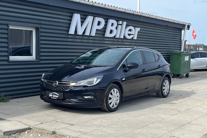 Blå Opel Astra fra 2019