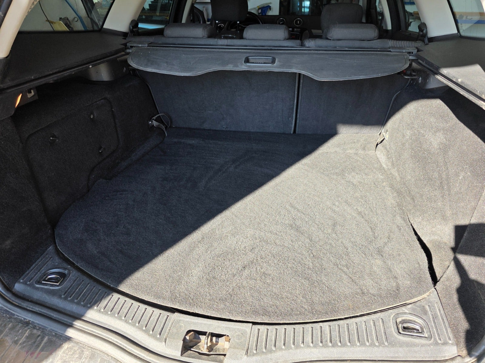 Gul Ford Mondeo fra 2012