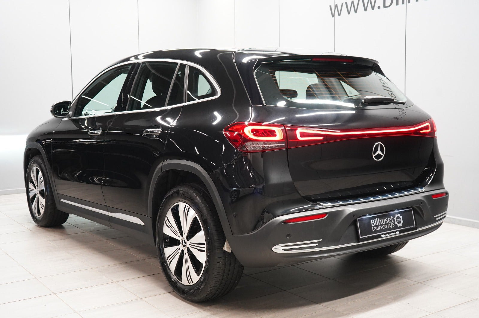 Sort Mercedes EQA250+ fra 2023