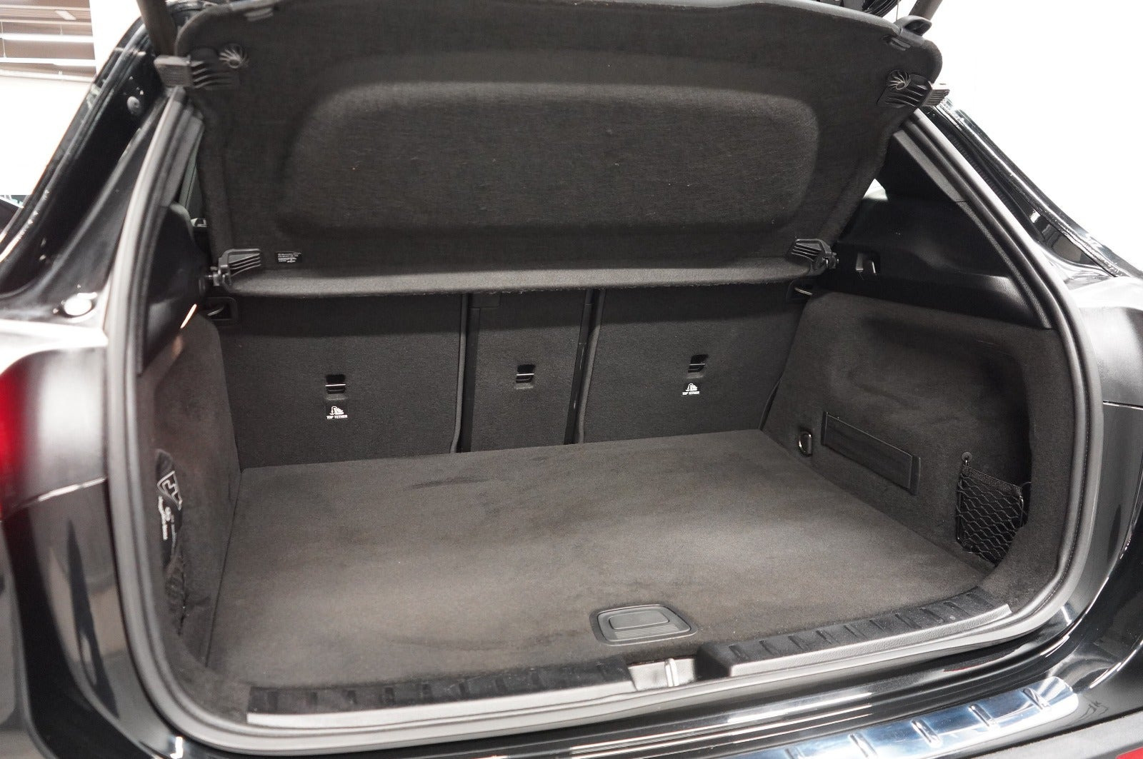 Sort Mercedes EQA250+ fra 2023