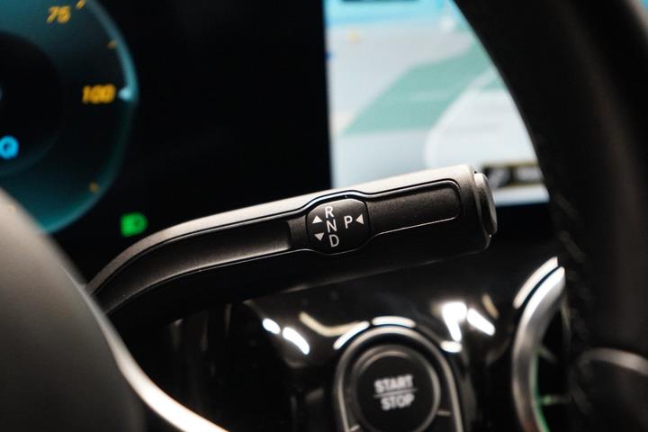 Sort Mercedes EQA250+ fra 2023