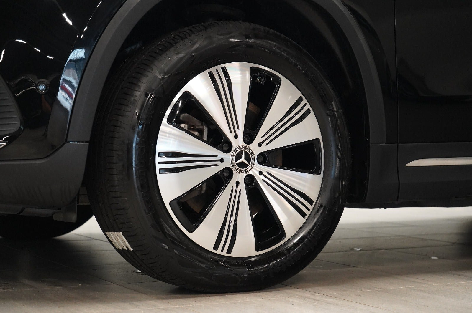 Sort Mercedes EQA250+ fra 2023