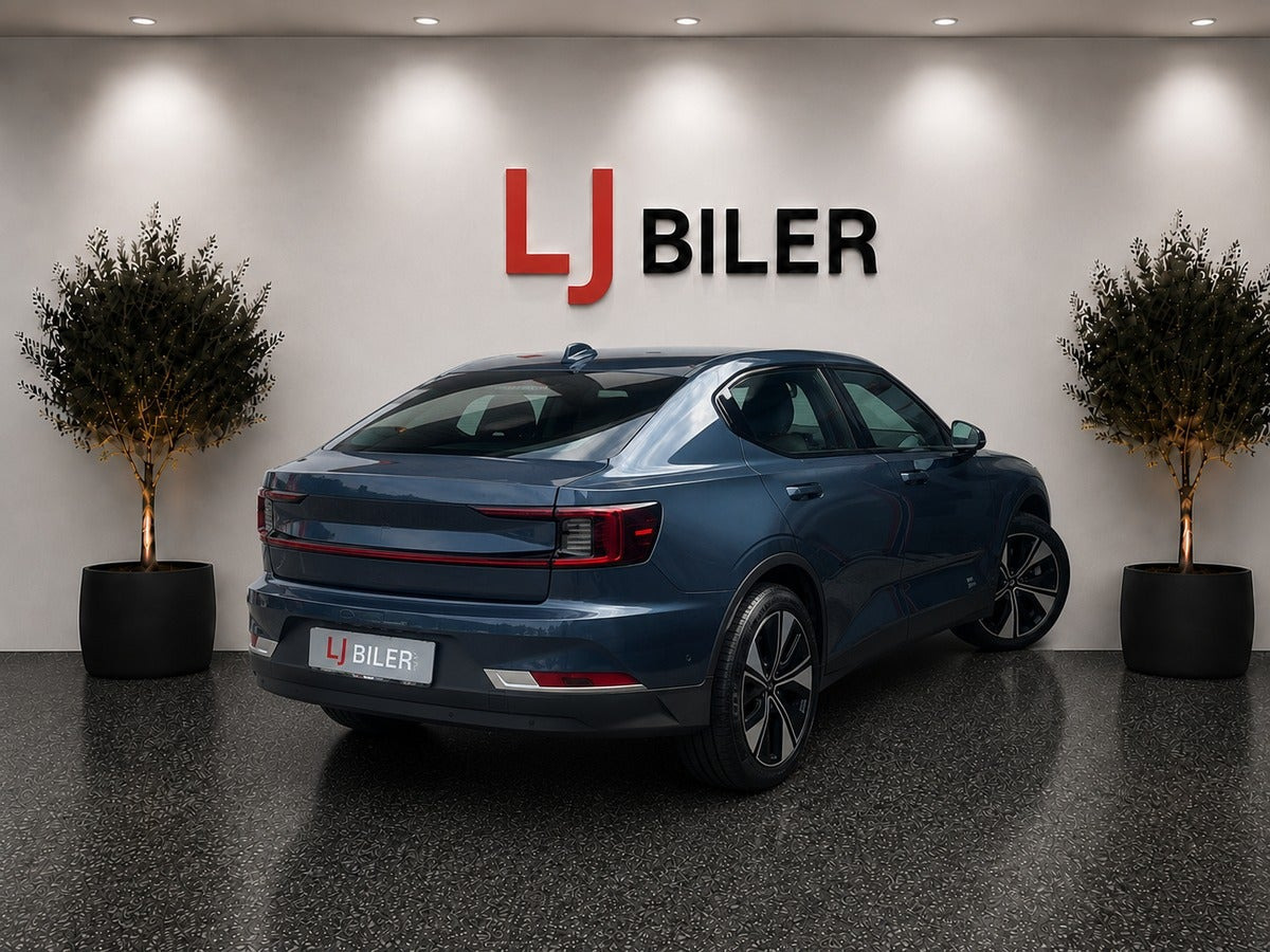 Blå Polestar 2 fra 2023