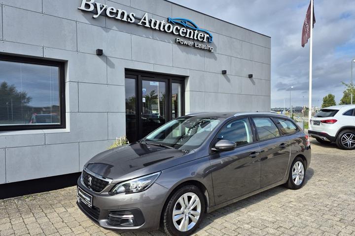Grå Peugeot 308 fra 2020