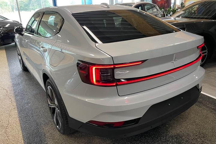 Hvid Polestar 2 fra 2023