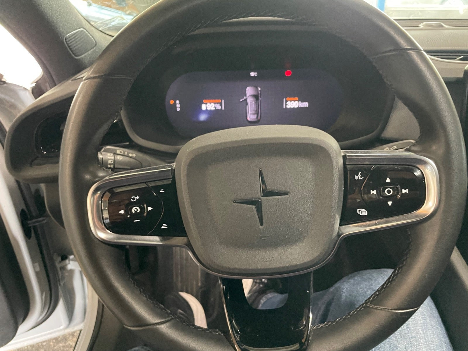 Hvid Polestar 2 fra 2023