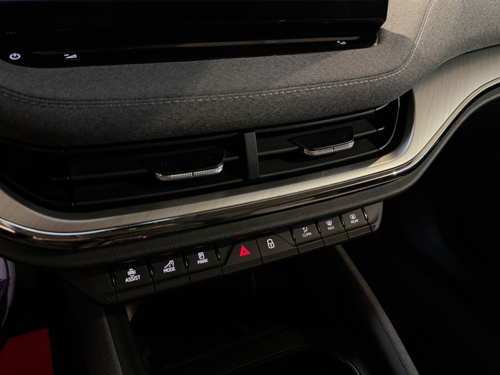 Sort Skoda Enyaq fra 2025