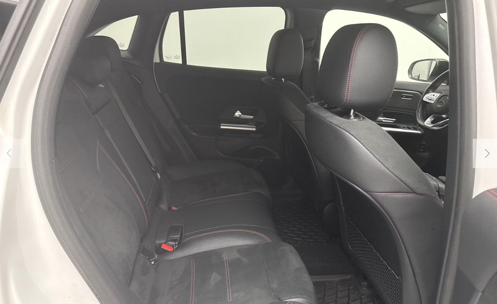 Hvid Mercedes EQA250 fra 2023
