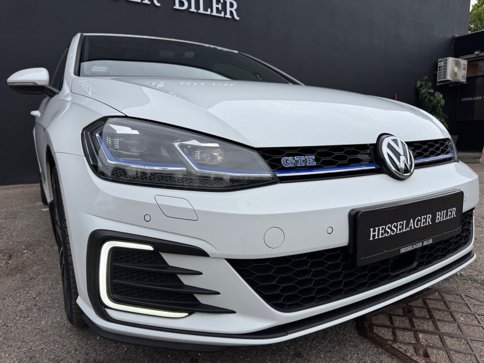 Hvid VW Golf VII fra 2020