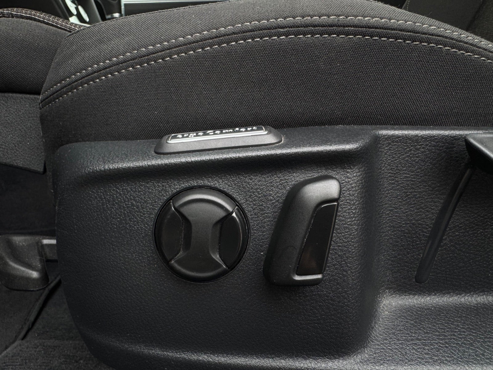 Grå VW Passat fra 2018