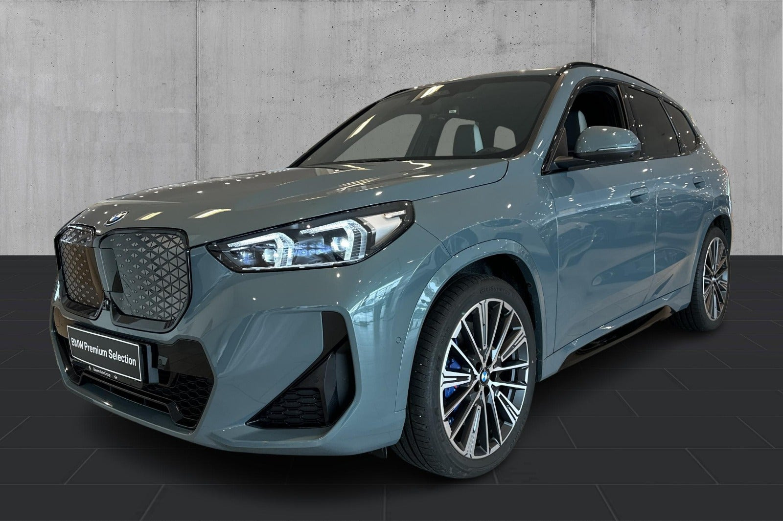 BMW iX1 xDrive30 Fully Charged