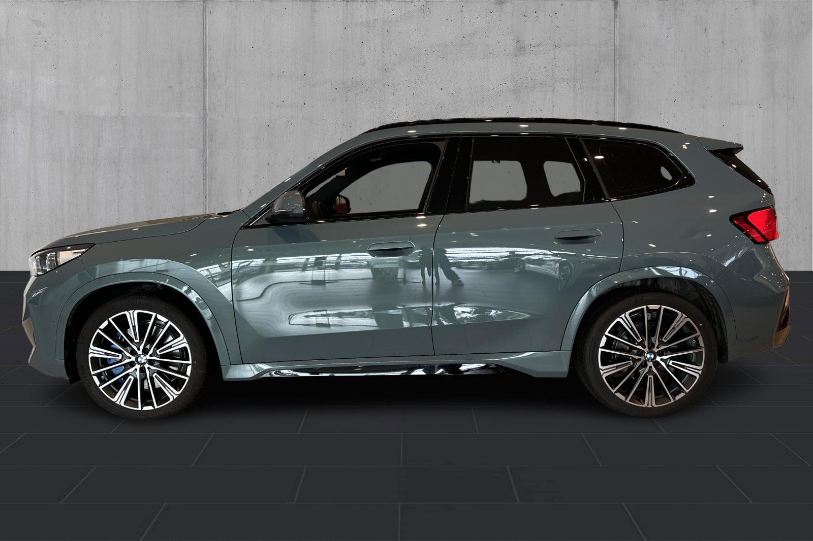 Grøn BMW iX1 fra 2027