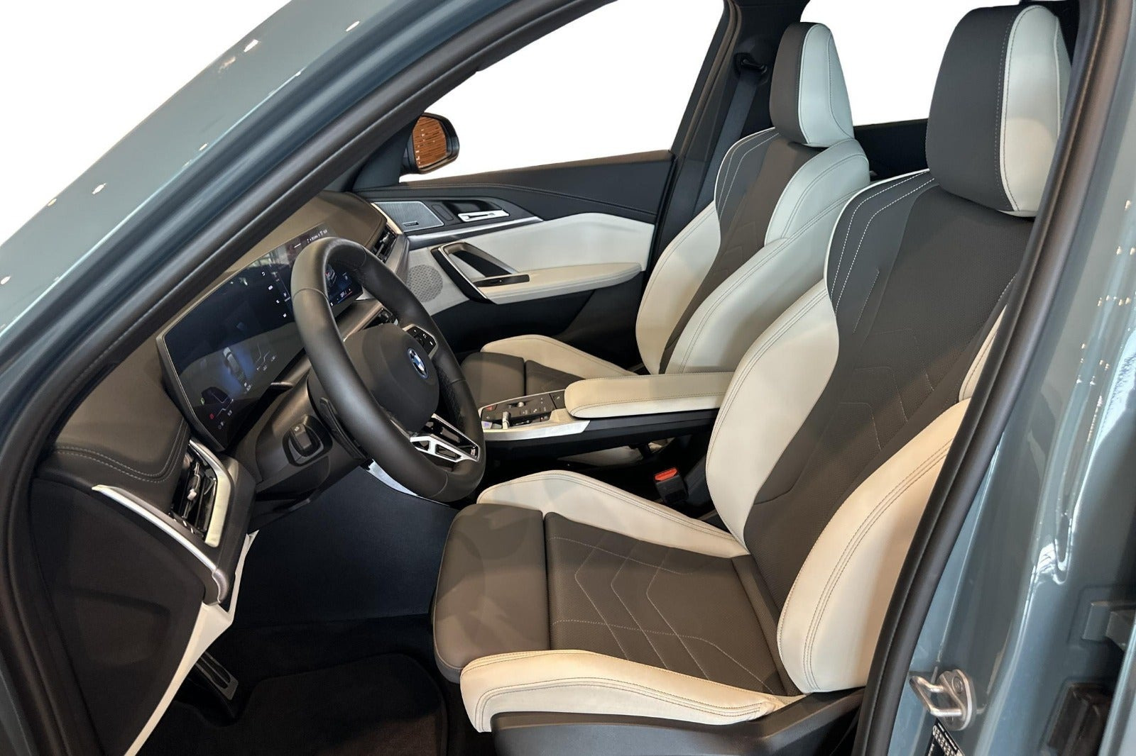 Grøn BMW iX1 fra 2027