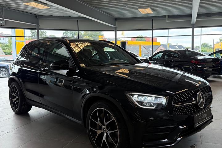 Sort Mercedes GLC300 d fra 2019