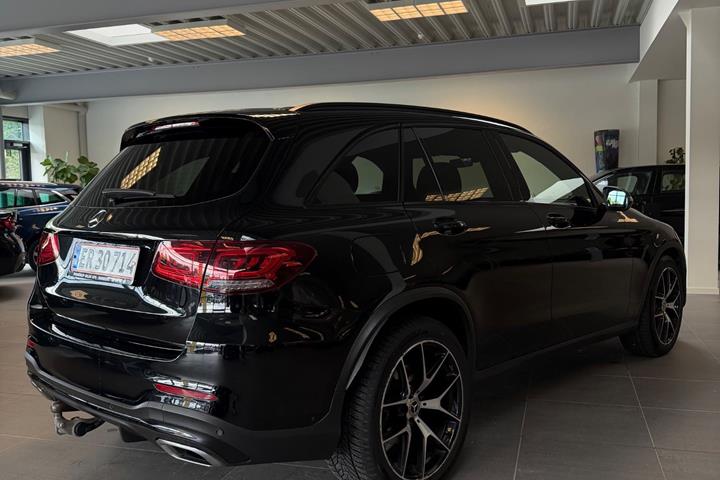 Sort Mercedes GLC300 d fra 2019