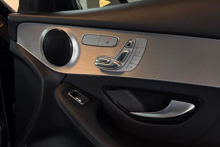 Sort Mercedes GLC300 d fra 2019
