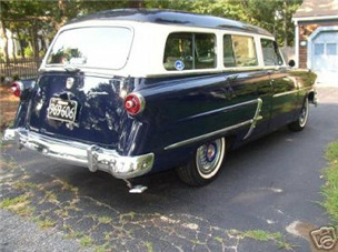 Blå Ford Crown Victoria fra 1953