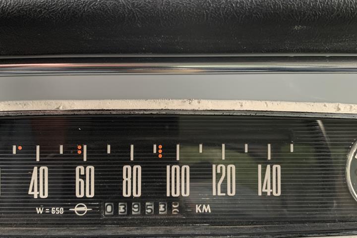 Blå Opel Kadett fra 1964