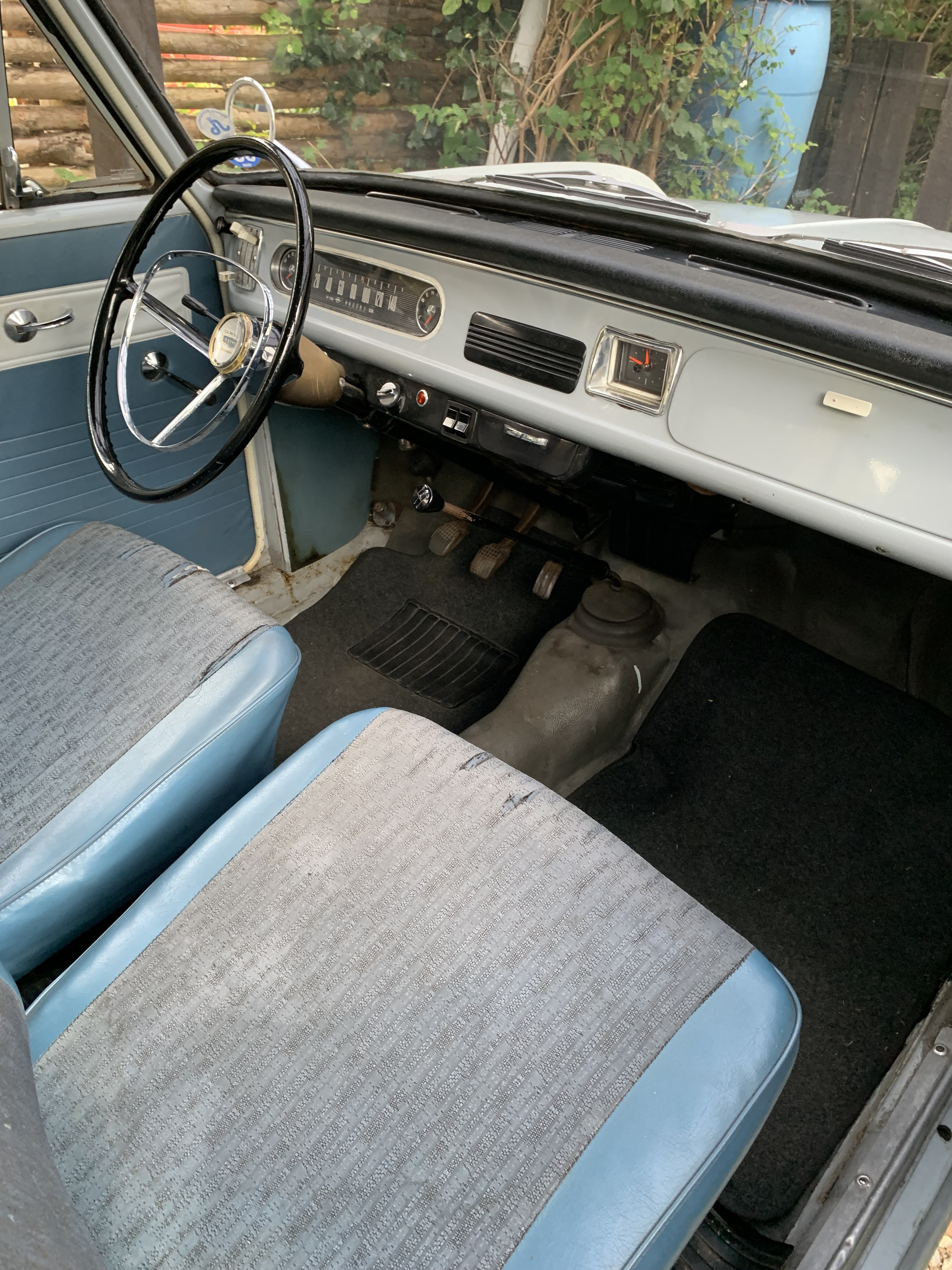 Blå Opel Kadett fra 1964