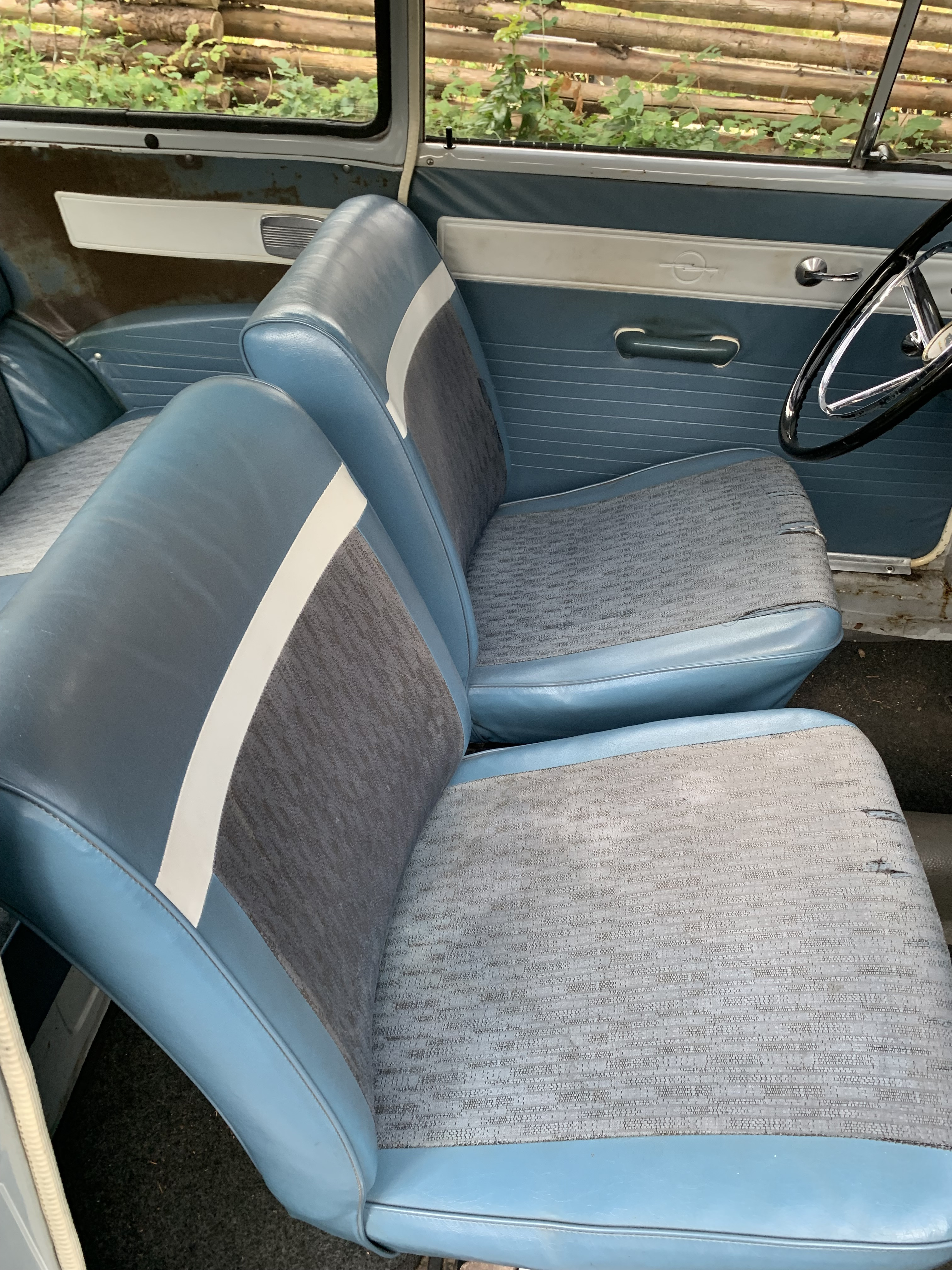 Blå Opel Kadett fra 1964