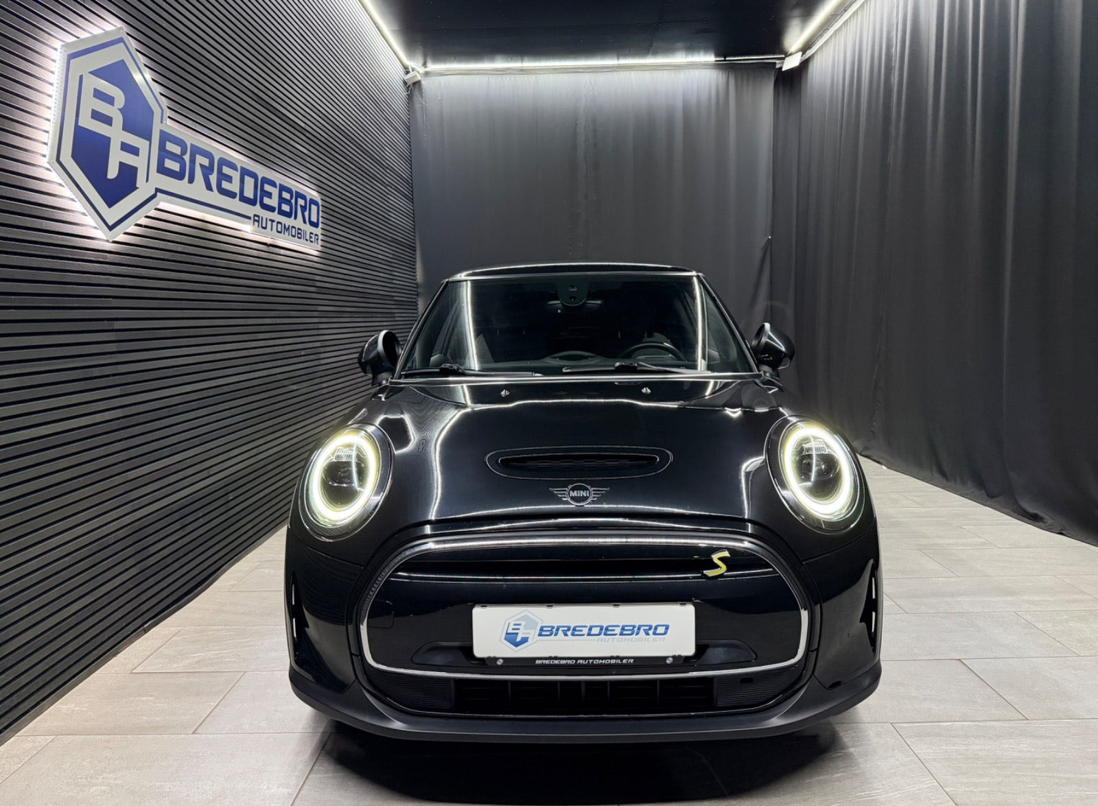 Sort Mini Cooper SE fra 2022