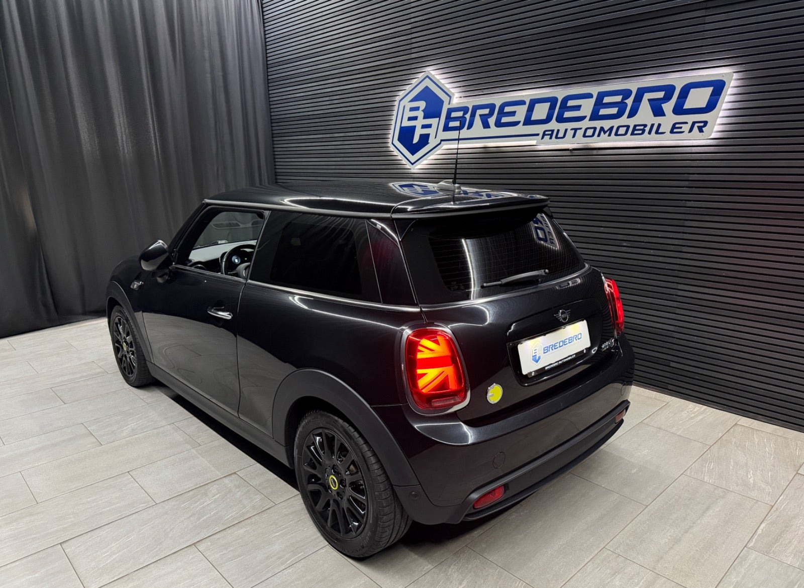 Sort Mini Cooper SE fra 2022