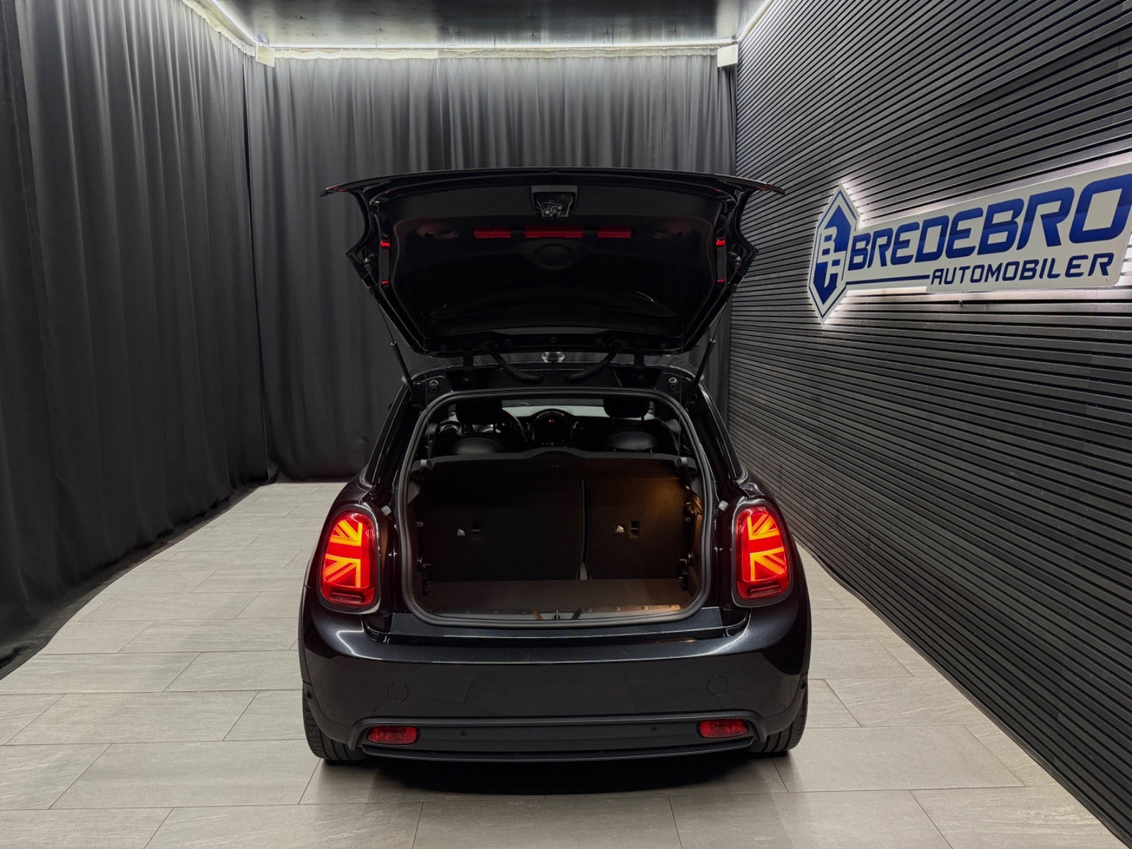 Sort Mini Cooper SE fra 2022