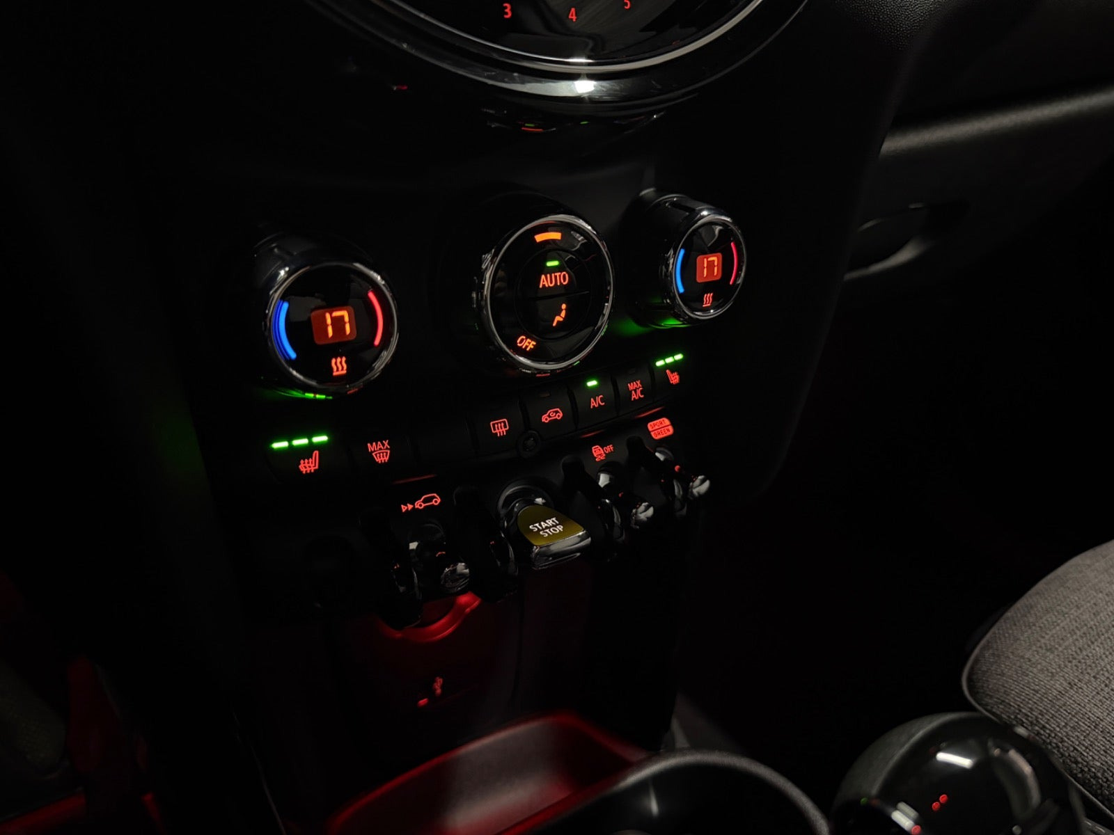 Sort Mini Cooper SE fra 2022