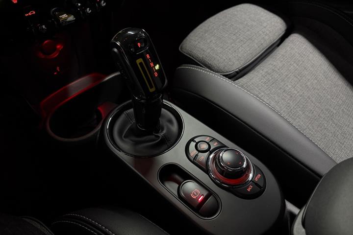 Sort Mini Cooper SE fra 2022