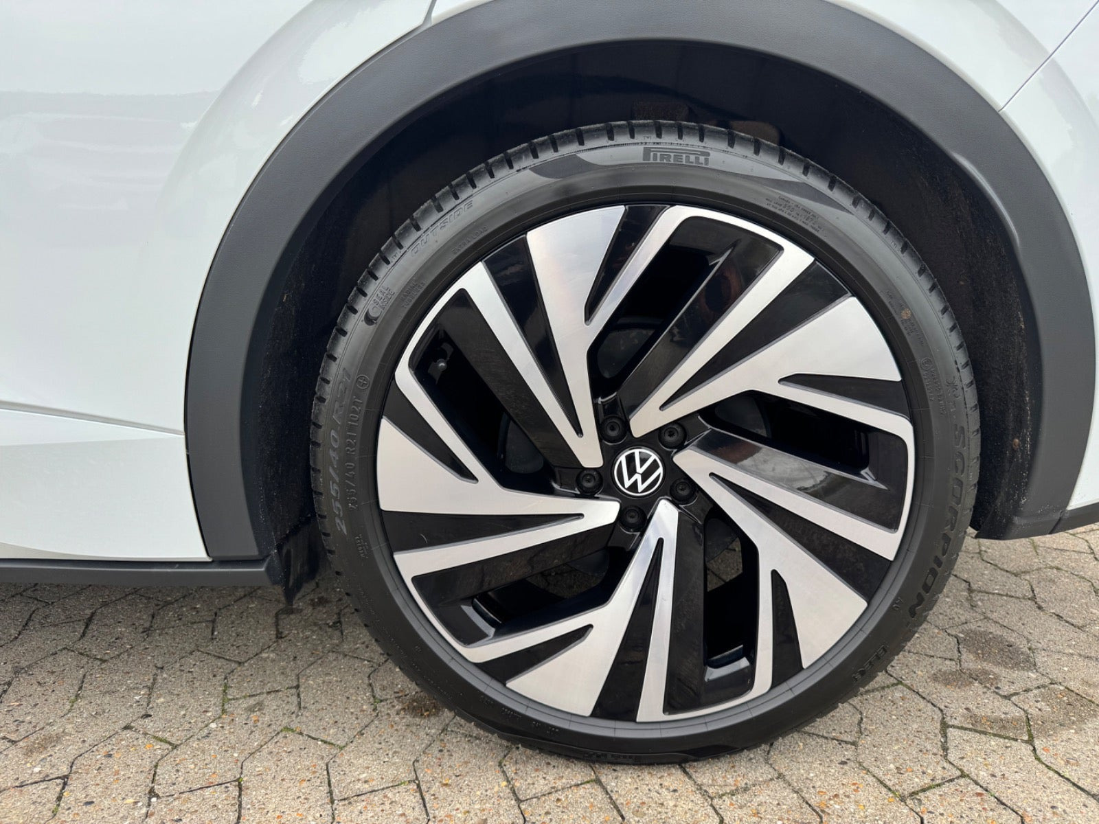Hvid VW ID.4 fra 2023