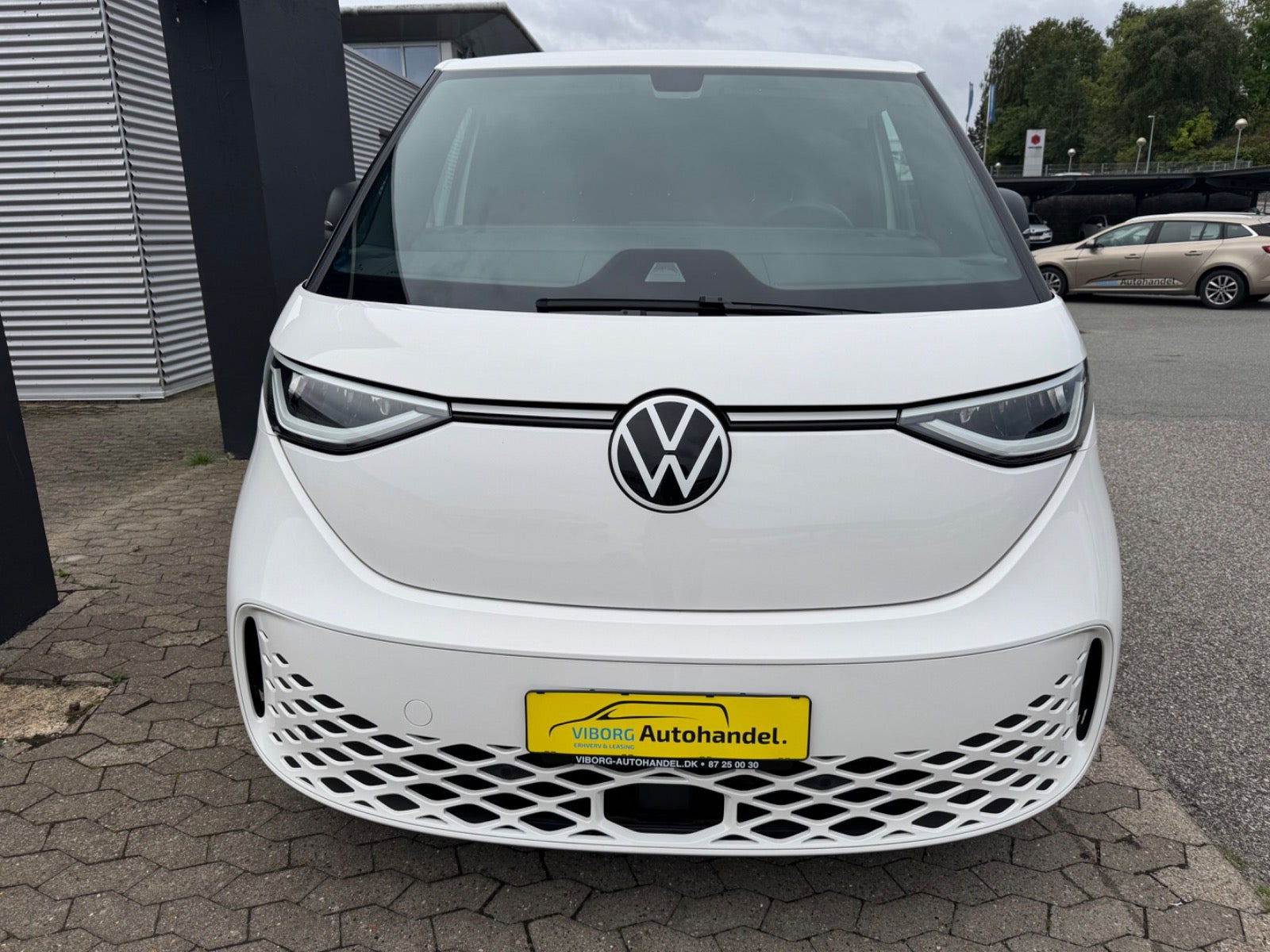 Hvid VW ID.Buzz fra 2024