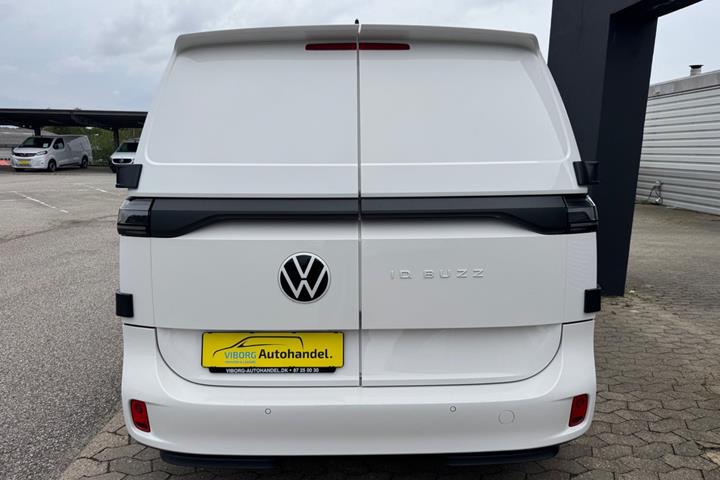 Hvid VW ID.Buzz fra 2024