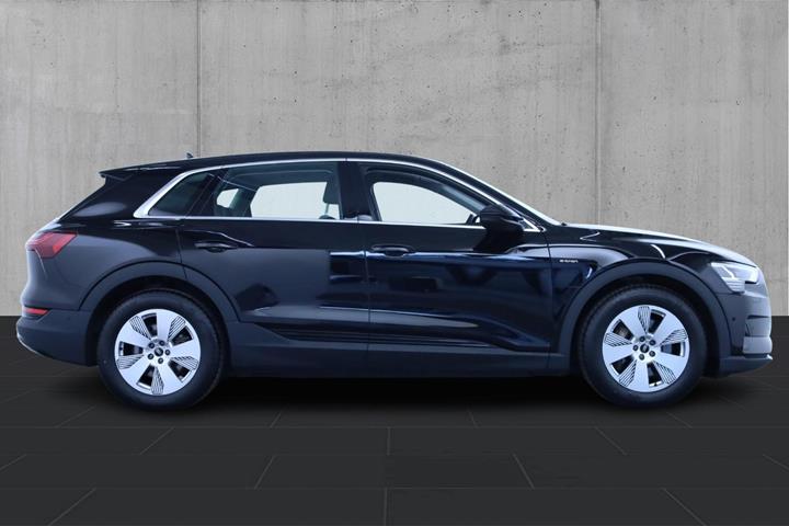 Sort Audi e-tron fra 2023
