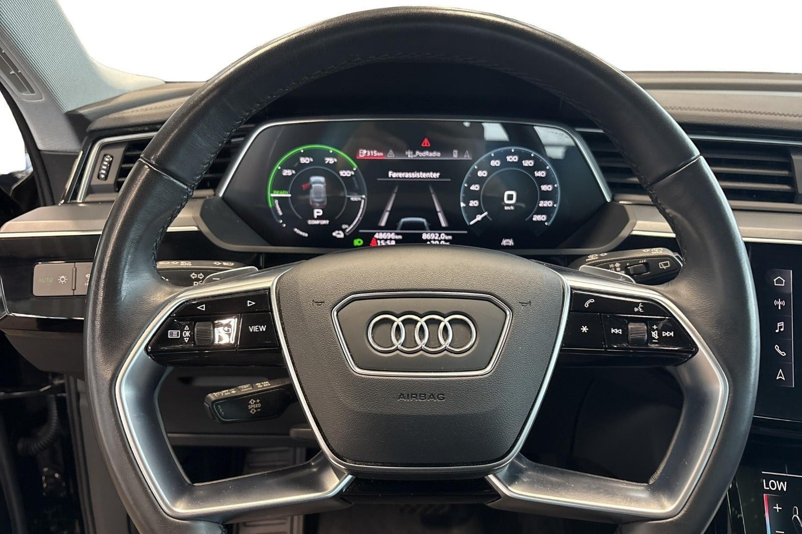Sort Audi e-tron fra 2023
