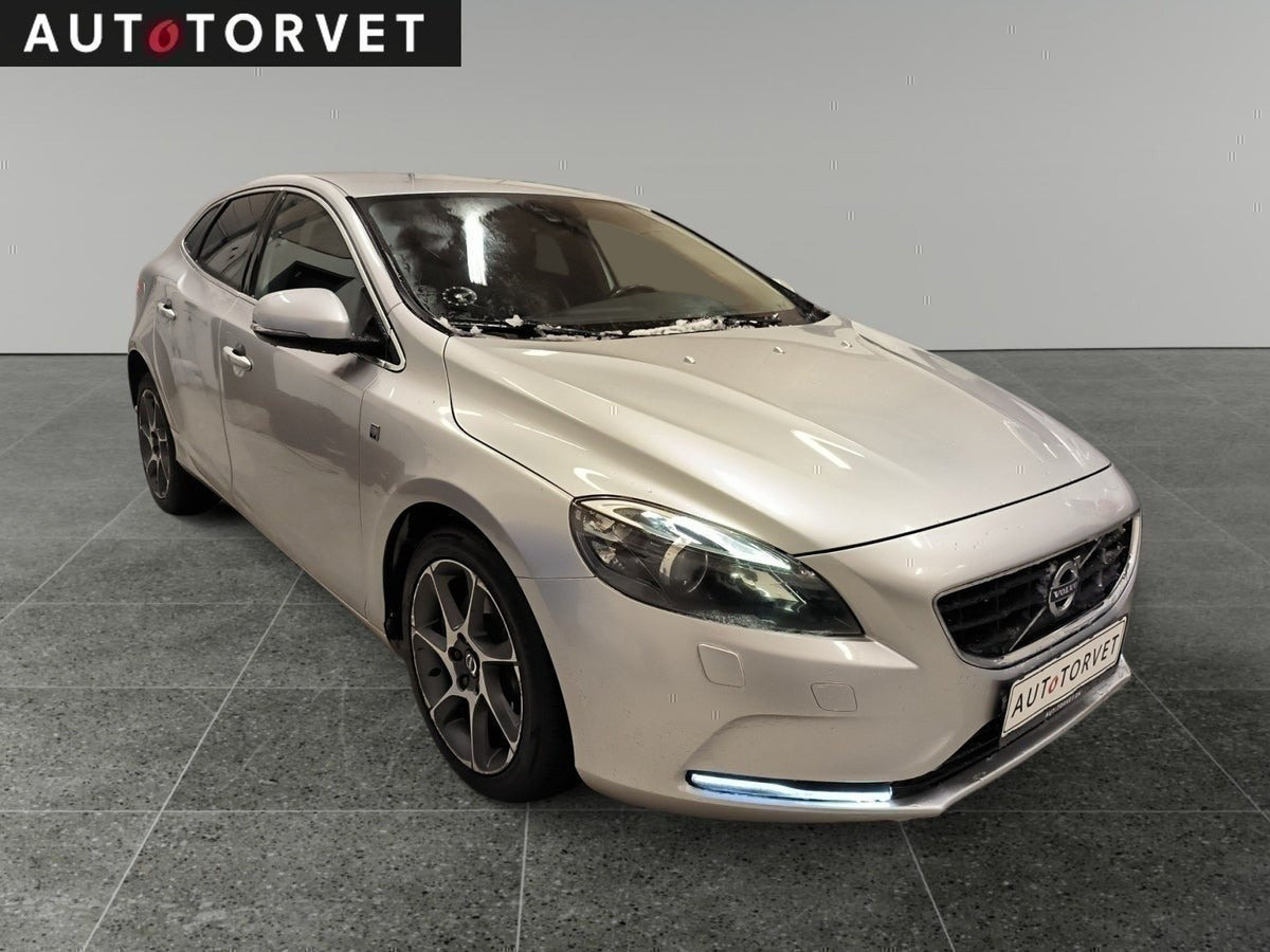Sølv Volvo V40 fra 2016