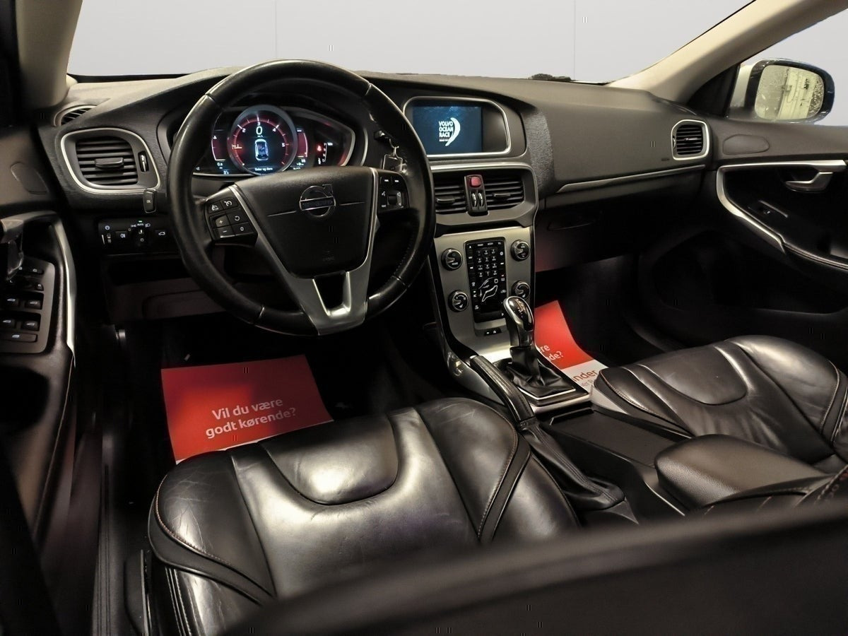 Sølv Volvo V40 fra 2016