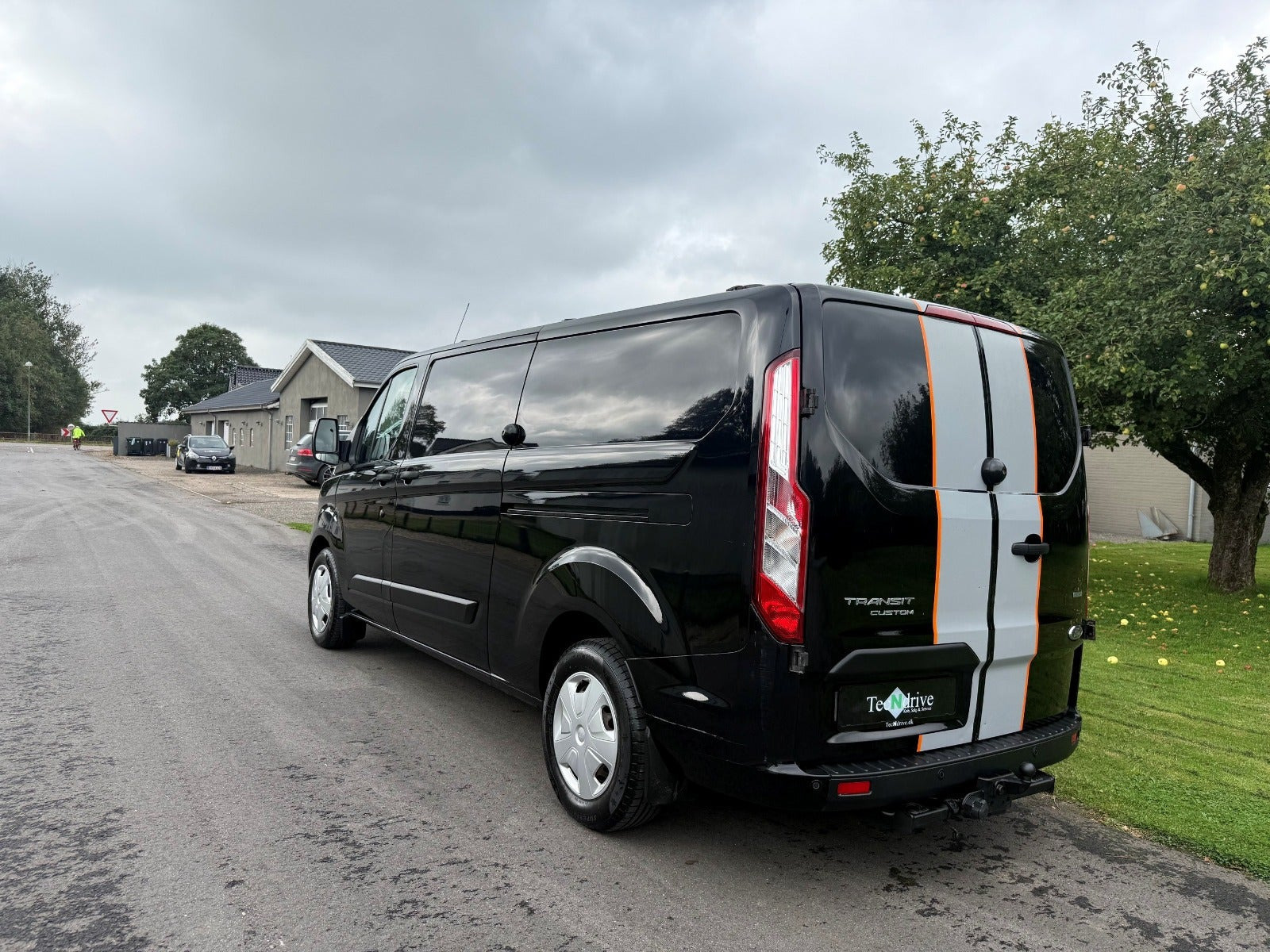 Sort Ford Transit Custom 320 L2 fra 2018