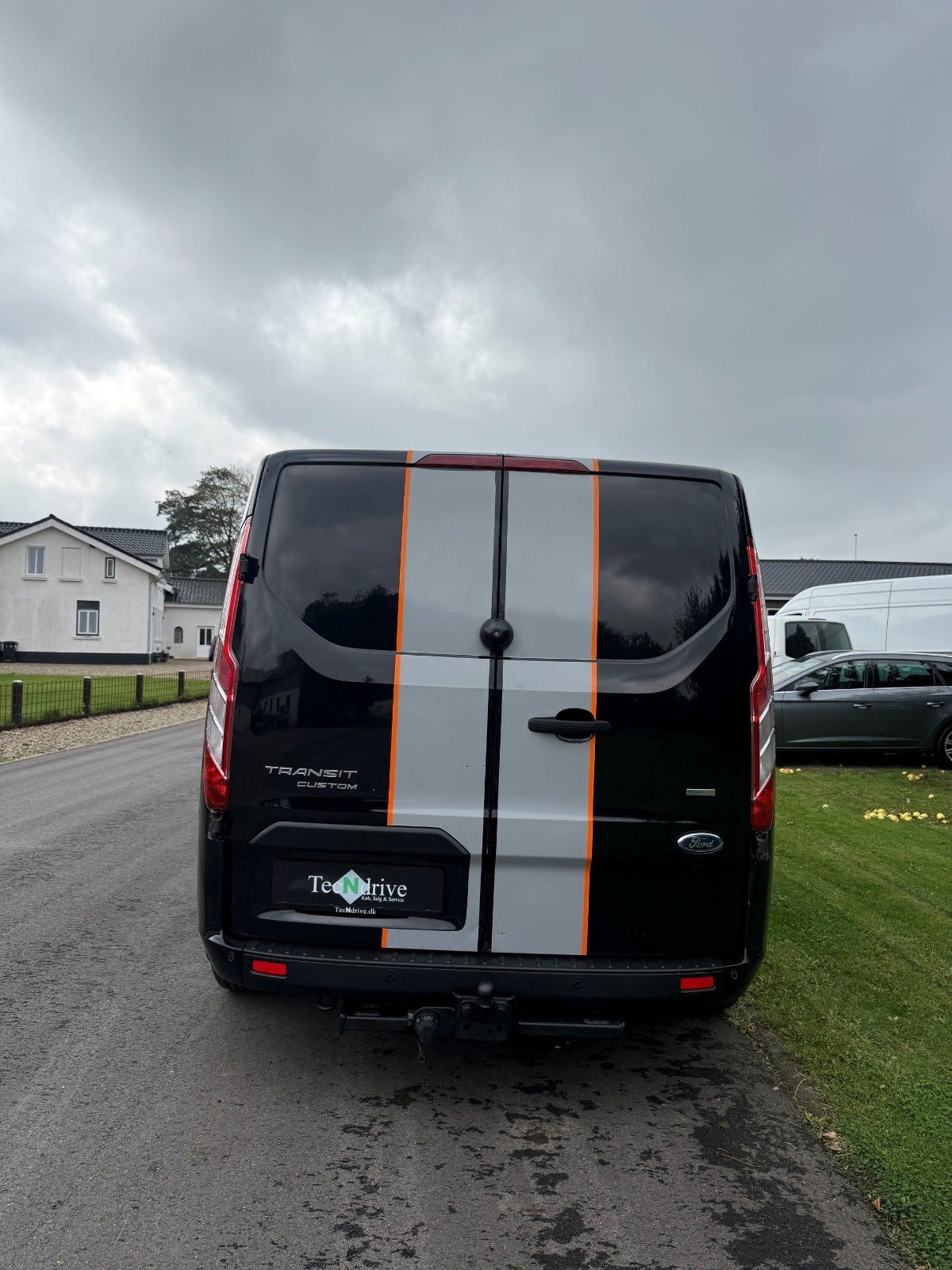 Sort Ford Transit Custom 320 L2 fra 2018
